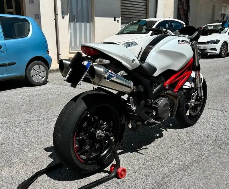 Ducati Monster 796 (2010 - 13) (3)