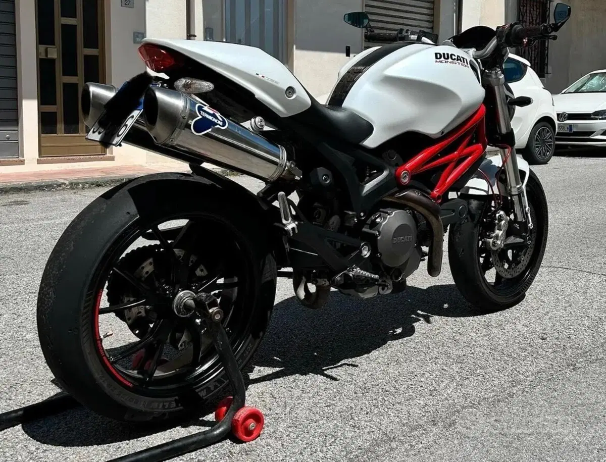 Ducati Monster 796 (2010 - 13) (5)