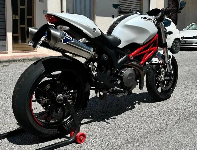 Ducati Monster 796 (2010 - 13) (5)