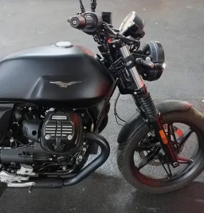 Moto Guzzi V7 Stone (2025 - 26) usata