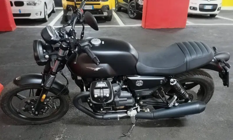 Moto Guzzi V7 Stone (2025 - 26) (8)