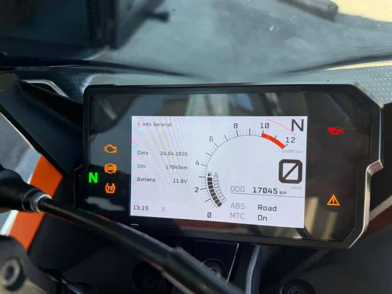 KTM RC 390 (2022 - 26) (5)