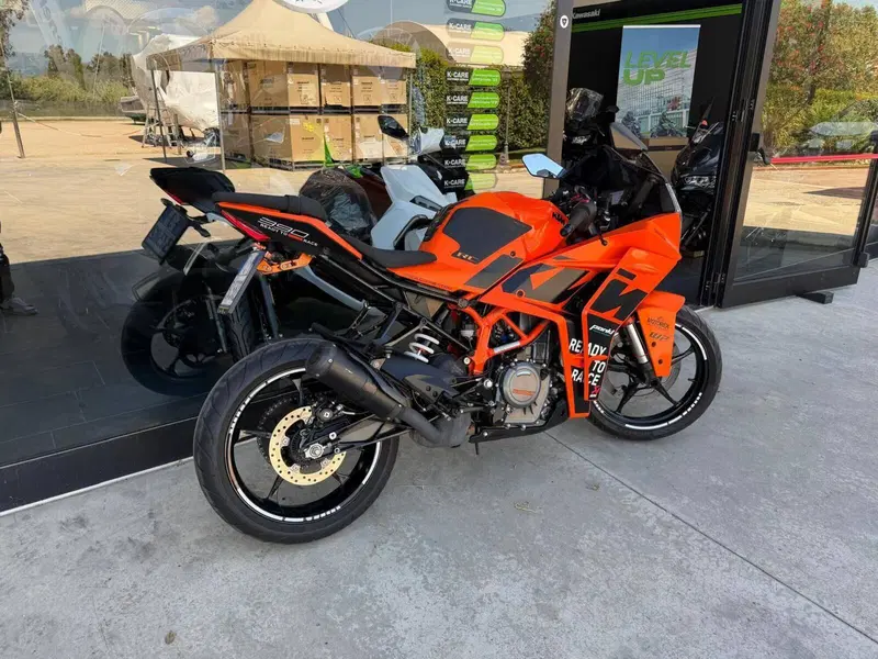 KTM RC 390 (2022 - 26) (3)