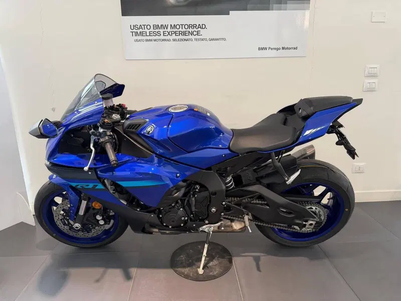 Yamaha YZF R1 (2020 - 25) (10)