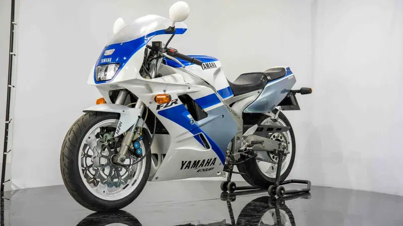 Yamaha FZR 1000 Exup (1991 - 93) (3)
