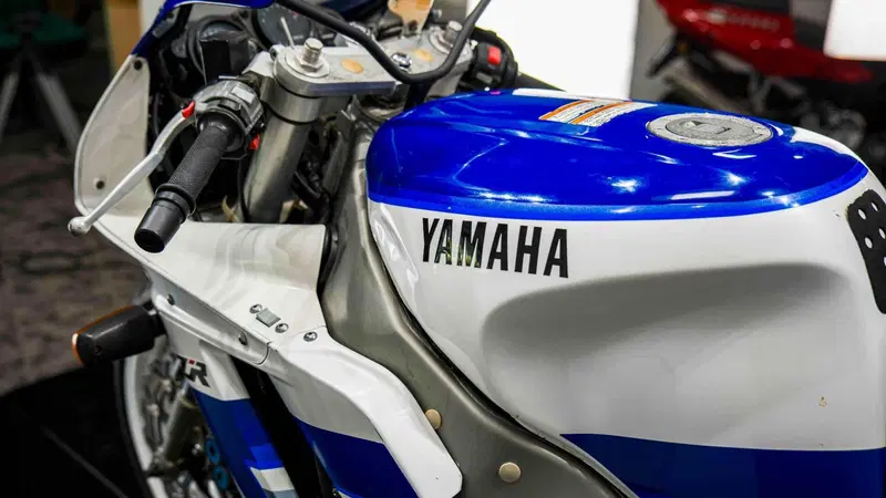 Yamaha FZR 1000 Exup (1991 - 93) (15)