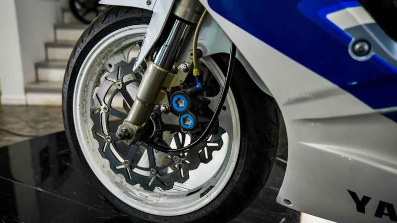 Yamaha FZR 1000 Exup (1991 - 93) (16)