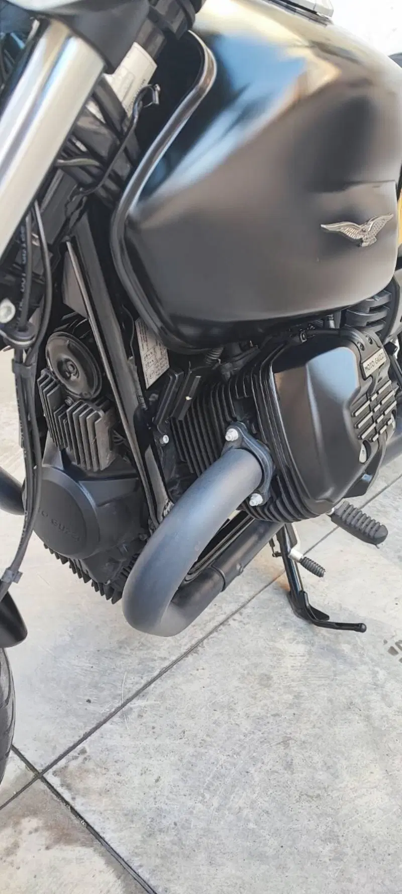 Moto Guzzi V7 III Stone (2017 - 20) (3)