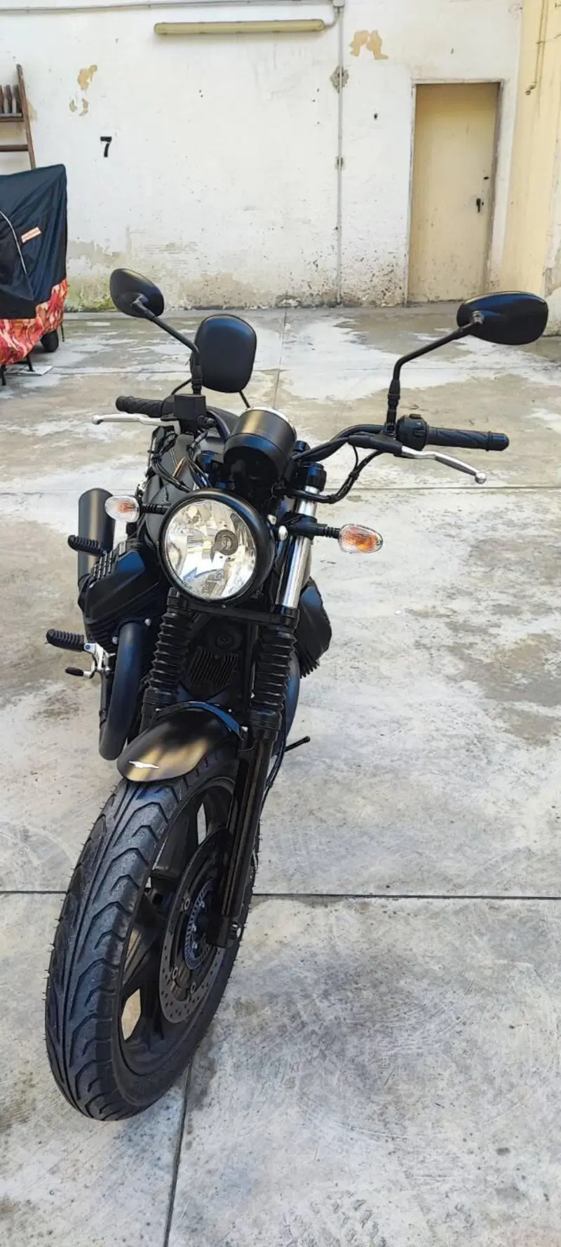Moto Guzzi V7 III Stone (2017 - 20) (5)