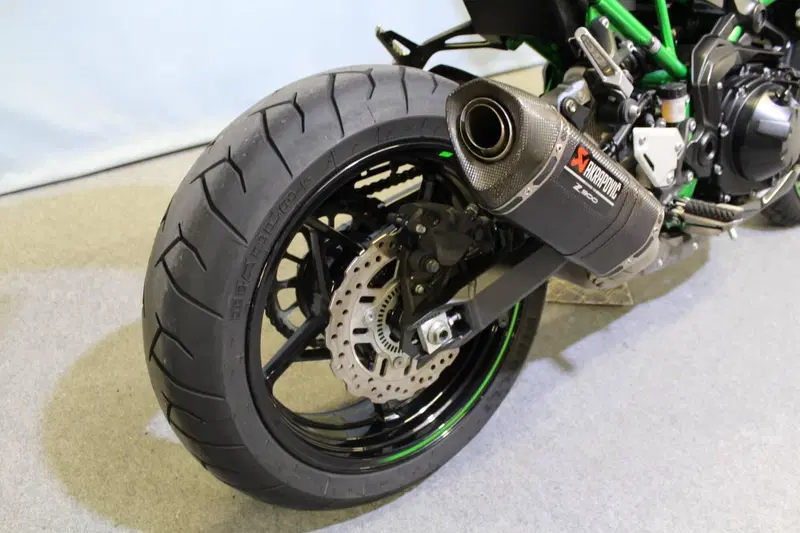 Kawasaki Z 900 Performance (2021 - 24) (4)