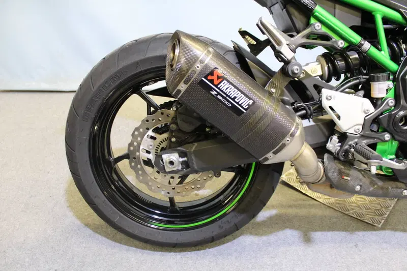 Kawasaki Z 900 Performance (2021 - 24) (5)