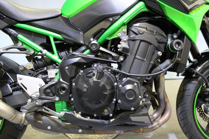 Kawasaki Z 900 Performance (2021 - 24) (8)