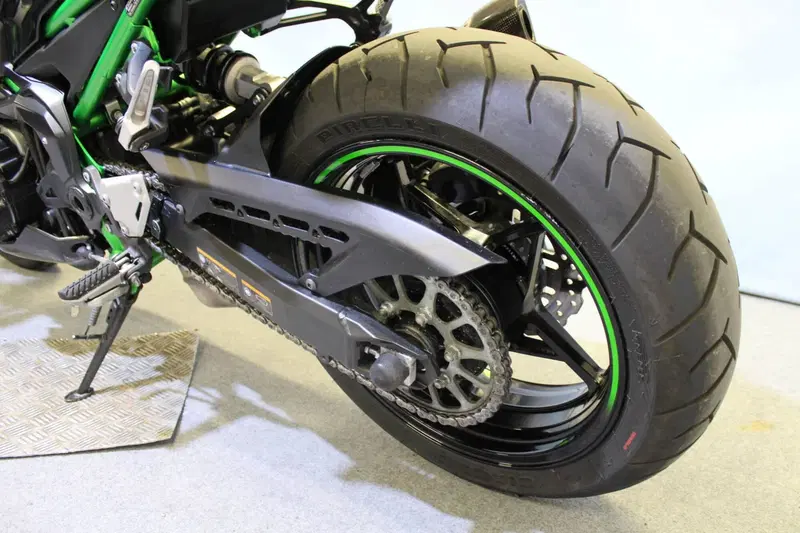 Kawasaki Z 900 Performance (2021 - 24) (17)