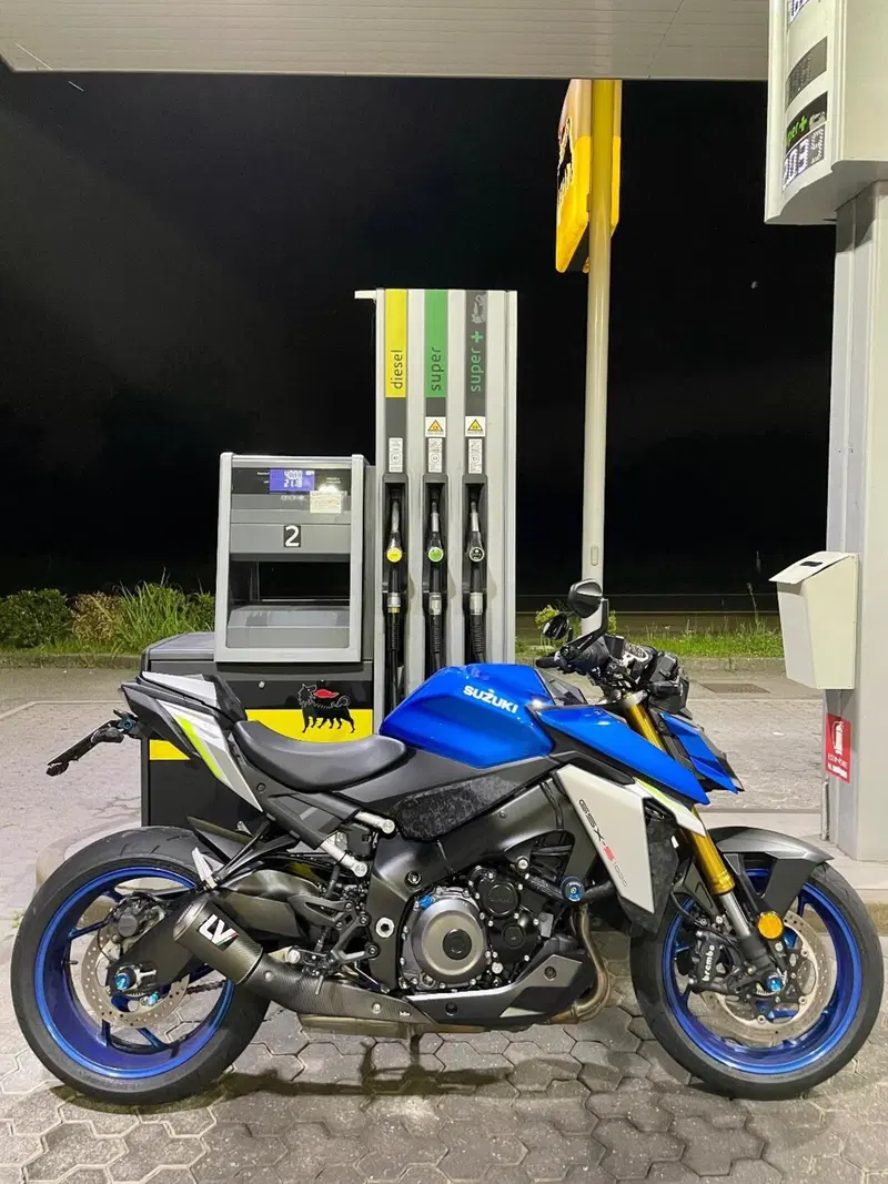Suzuki GSX-S1000 (2021 - 25) (2)