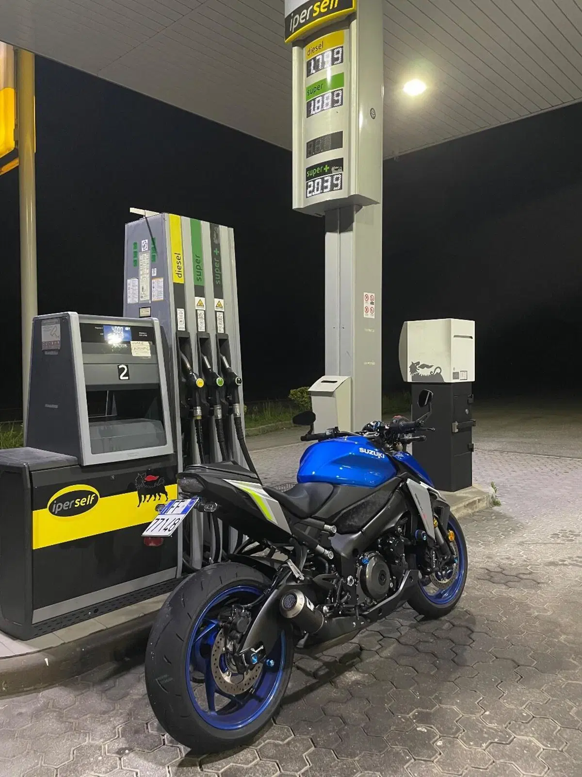 Suzuki GSX-S1000 (2021 - 25) (3)