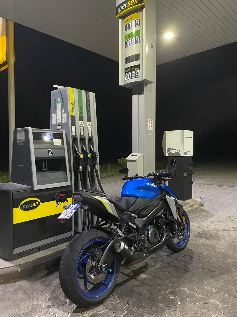 Suzuki GSX-S1000 (2021 - 25) (3)