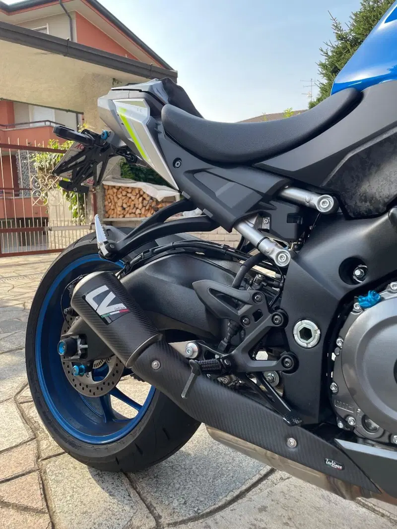 Suzuki GSX-S1000 (2021 - 25) (4)