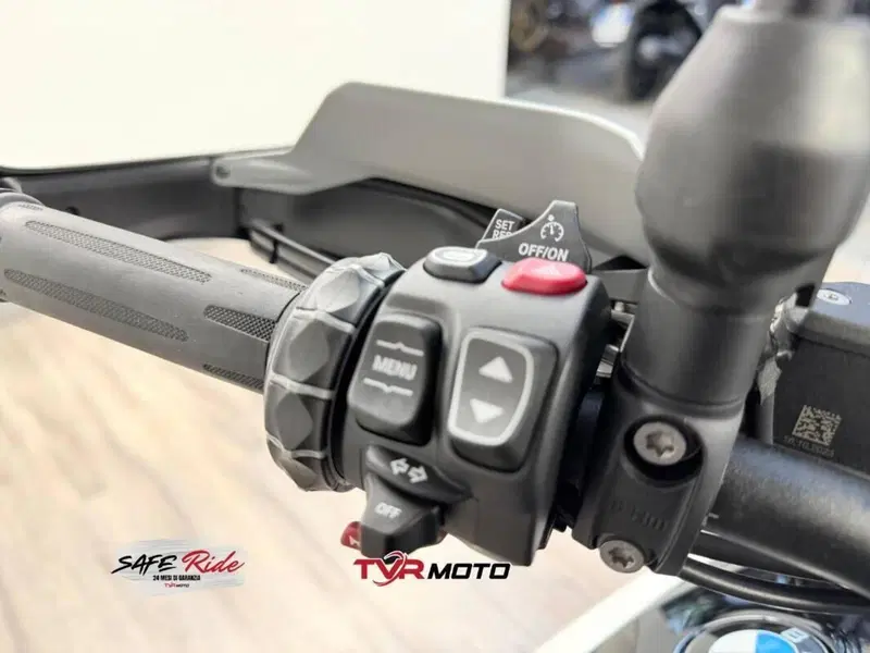 Bmw R 1300 GS Triple Black (2023 - 26) (8)