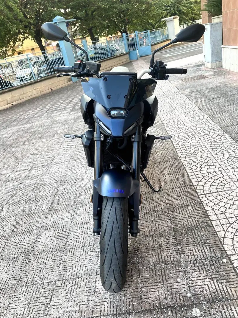 Yamaha MT-07 Y-AMT (2025 - 26) (4)