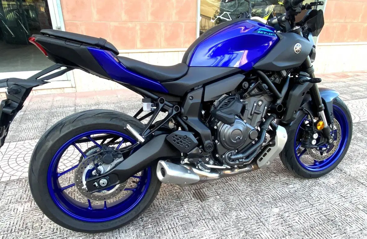 Yamaha MT-07 Y-AMT (2025 - 26) (6)