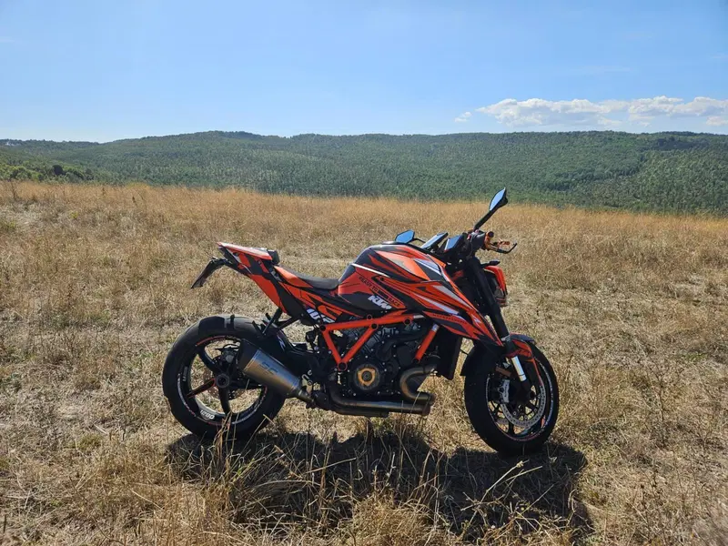 KTM 1290 Super Duke R (2021) (3)