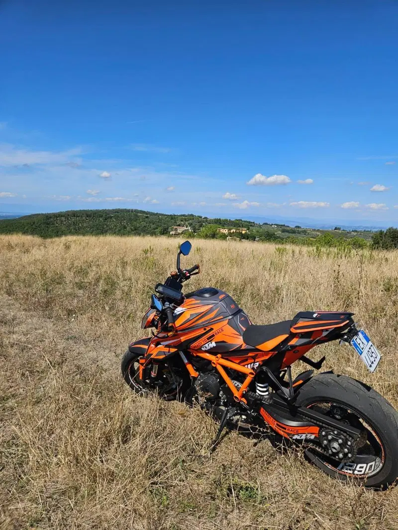 KTM 1290 Super Duke R (2021) (4)