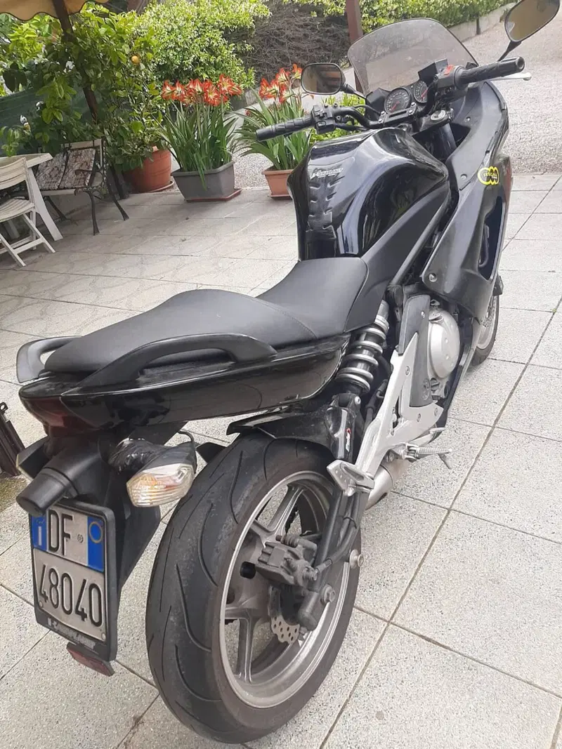 Kawasaki ER-6F (2006 - 08) (3)