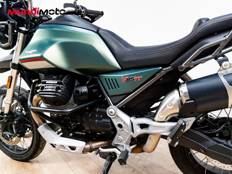 Moto Guzzi V85 TT (2024 - 26) (10)