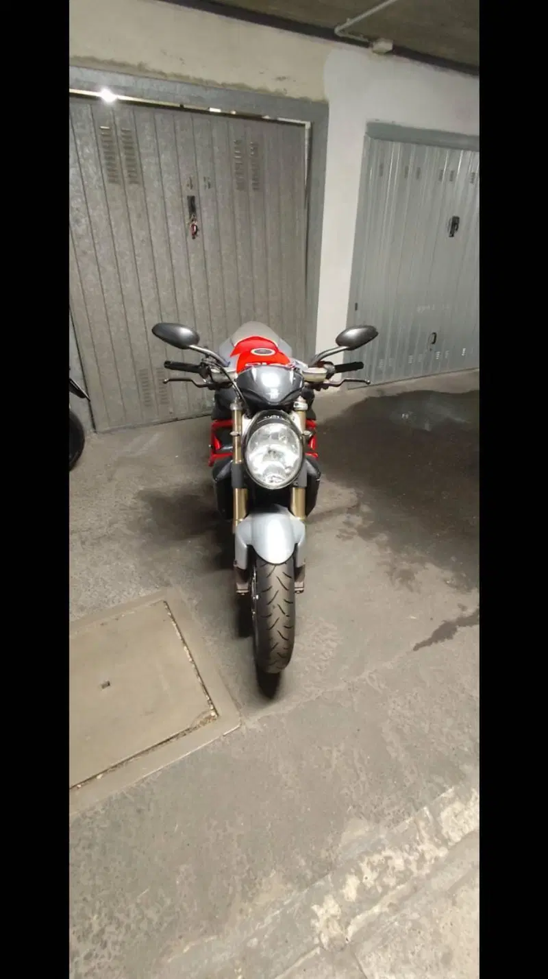 MV Agusta Brutale 910 S (2005 - 11) (5)