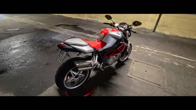MV Agusta Brutale 910 S (2005 - 11) (7)