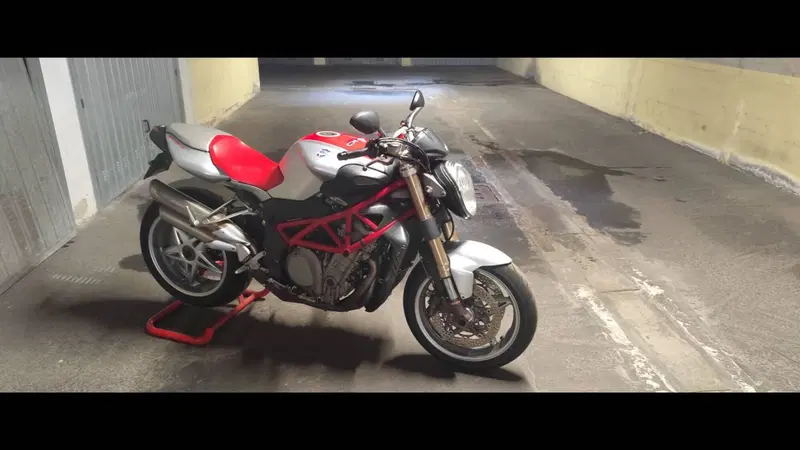 MV Agusta Brutale 910 S (2005 - 11) (9)
