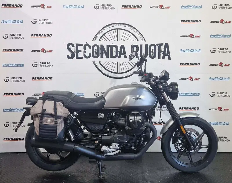 Moto Guzzi V7 Stone (2021 - 24)