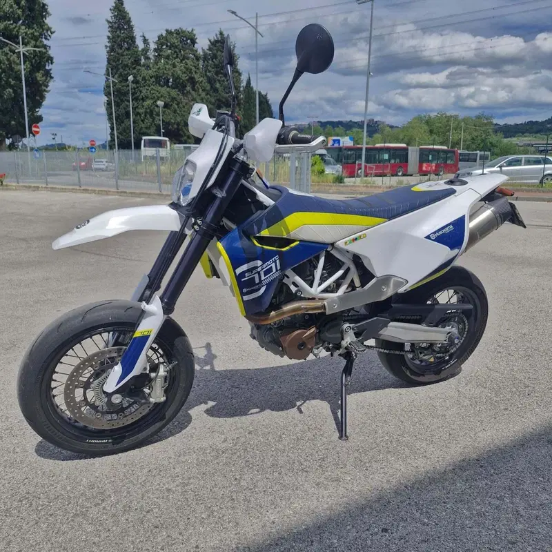 Husqvarna 701 Supermoto (2017 - 19) (5)