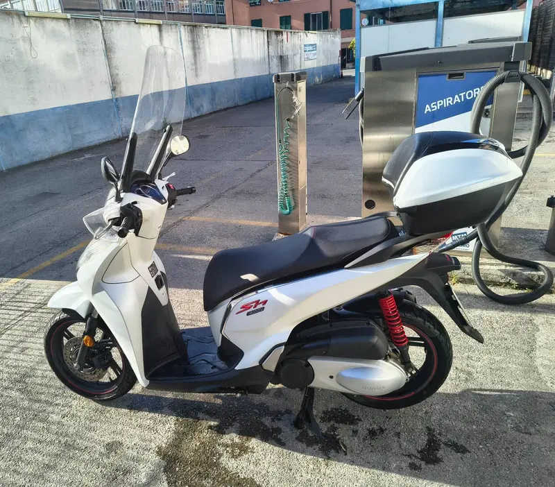 Honda SH 300 i Sport ABS (2018 - 20) (2)