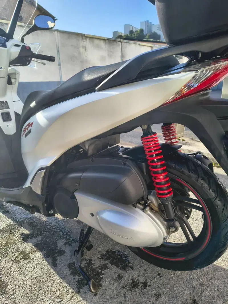 Honda SH 300 i Sport ABS (2018 - 20) (4)