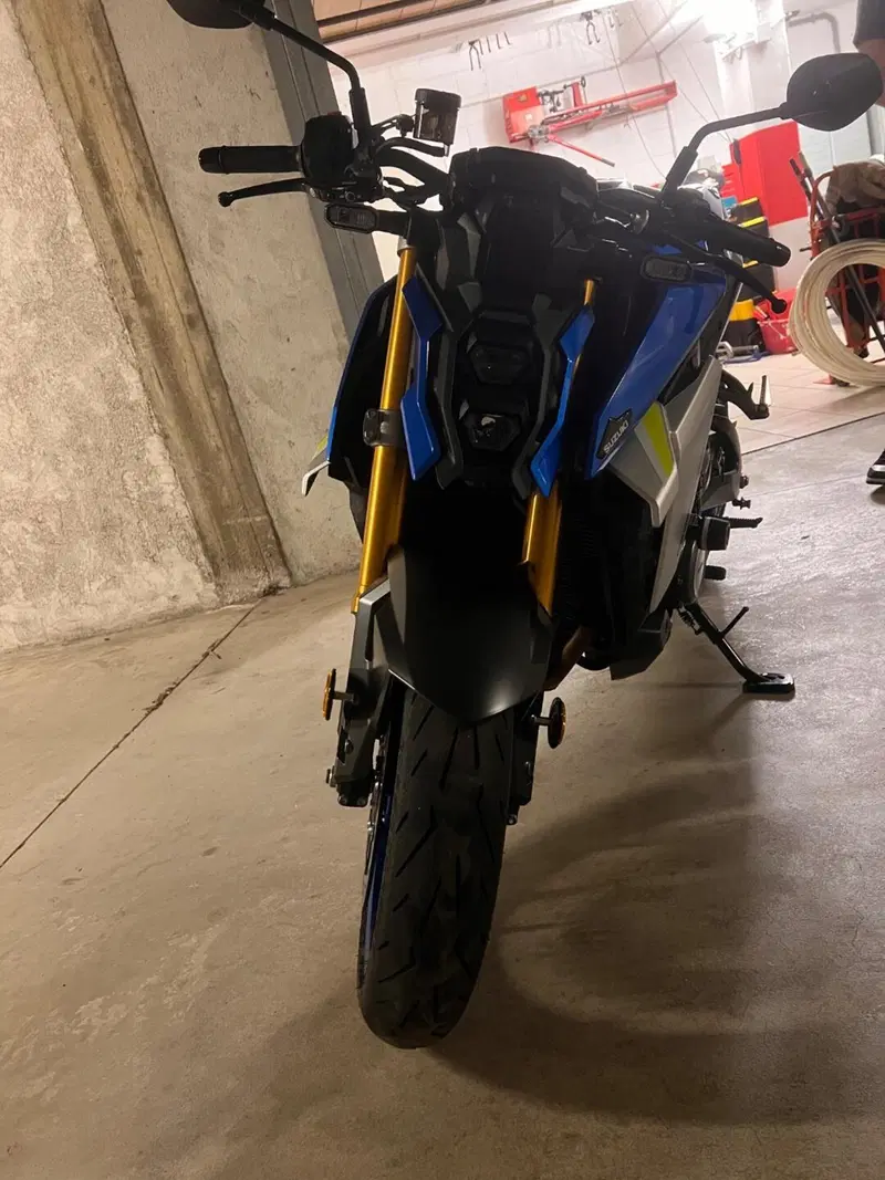 Suzuki GSX-S1000 (2021 - 25) (4)