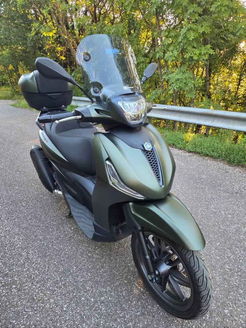 Piaggio Beverly 300 S ABS-ASR (2021 - 25) (2)
