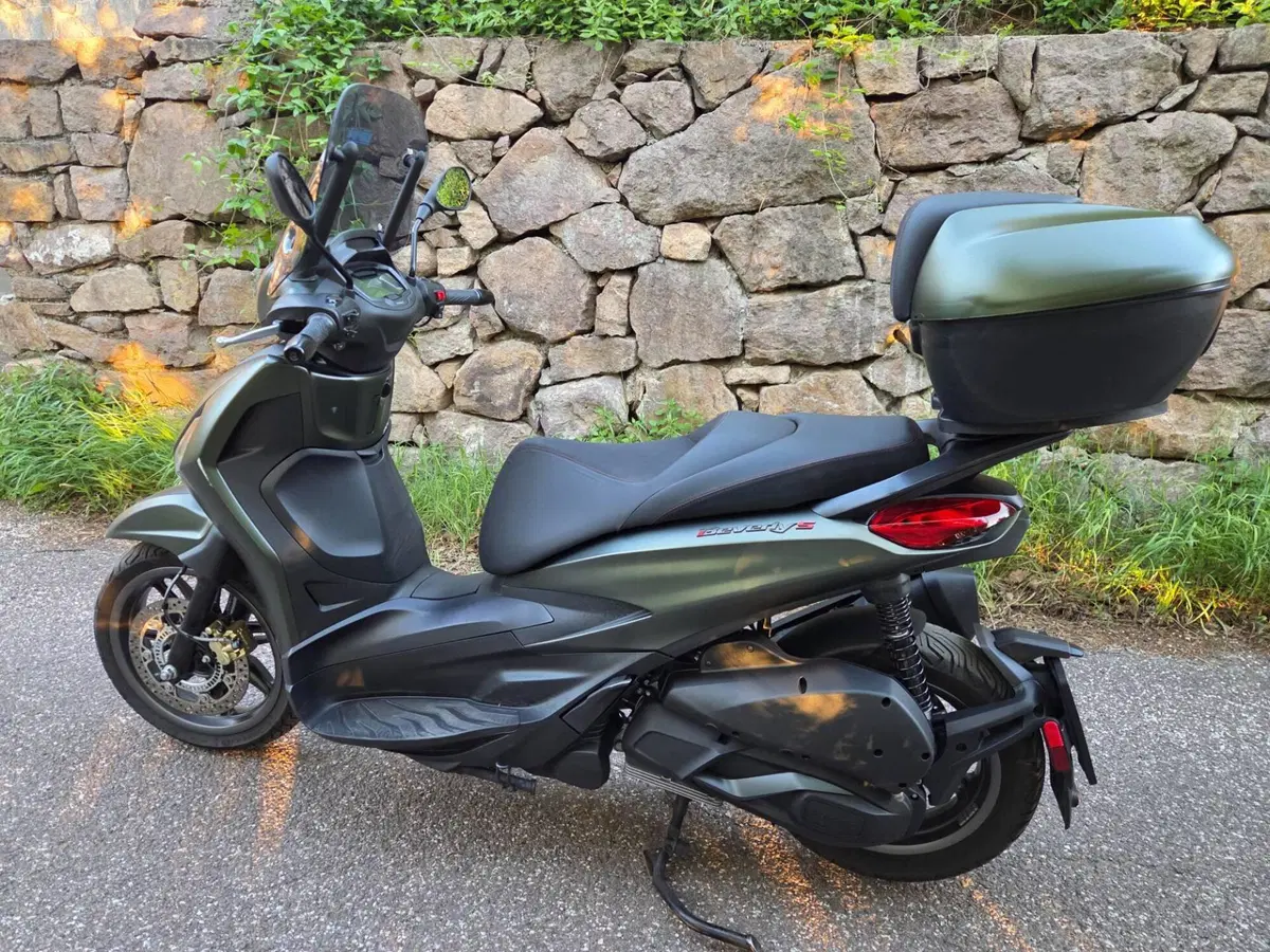 Piaggio Beverly 300 S ABS-ASR (2021 - 25) (3)