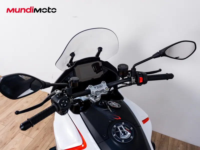 Moto Guzzi V100 Mandello (2022 - 24) (7)
