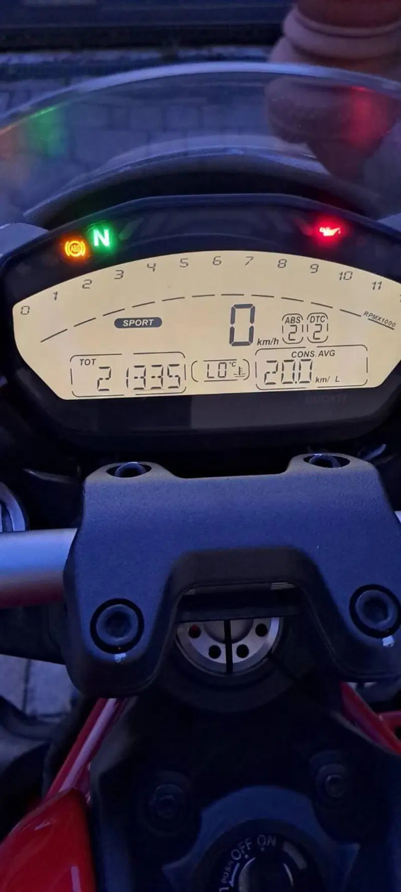 Ducati Monster 821 Stripe ABS (2015 - 17) (6)