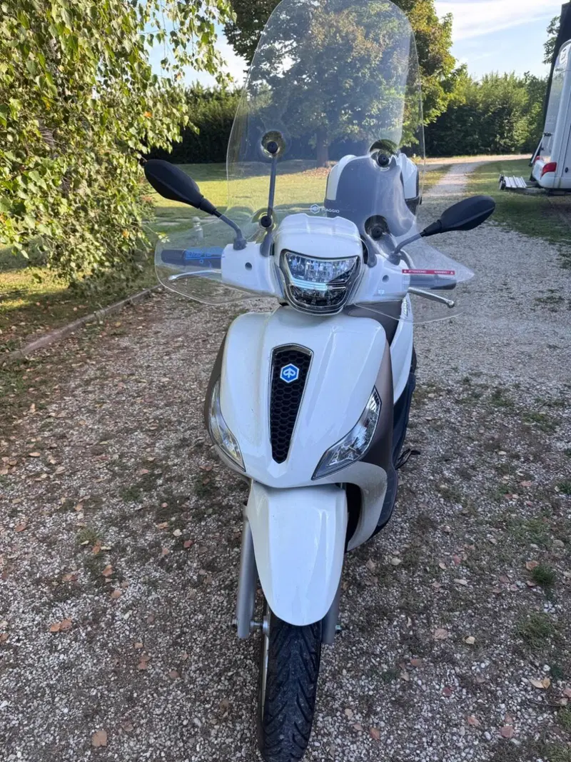 Piaggio Medley 150 ABS (2021 - 25) (3)