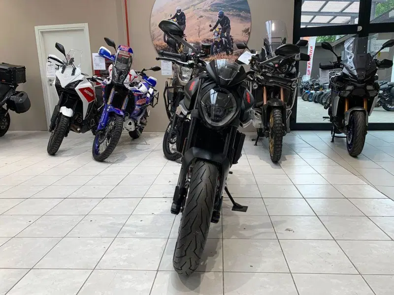 Ducati Monster 937 + (2021 - 25) (3)