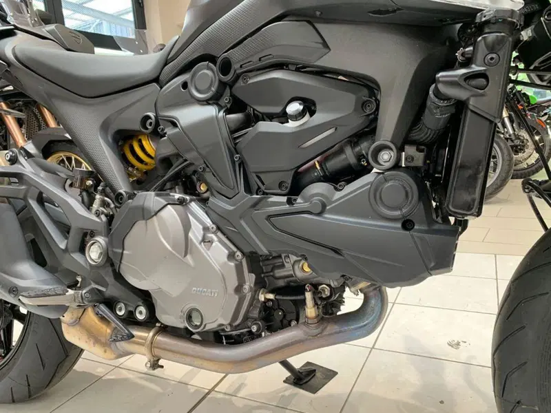 Ducati Monster 937 + (2021 - 25) (7)