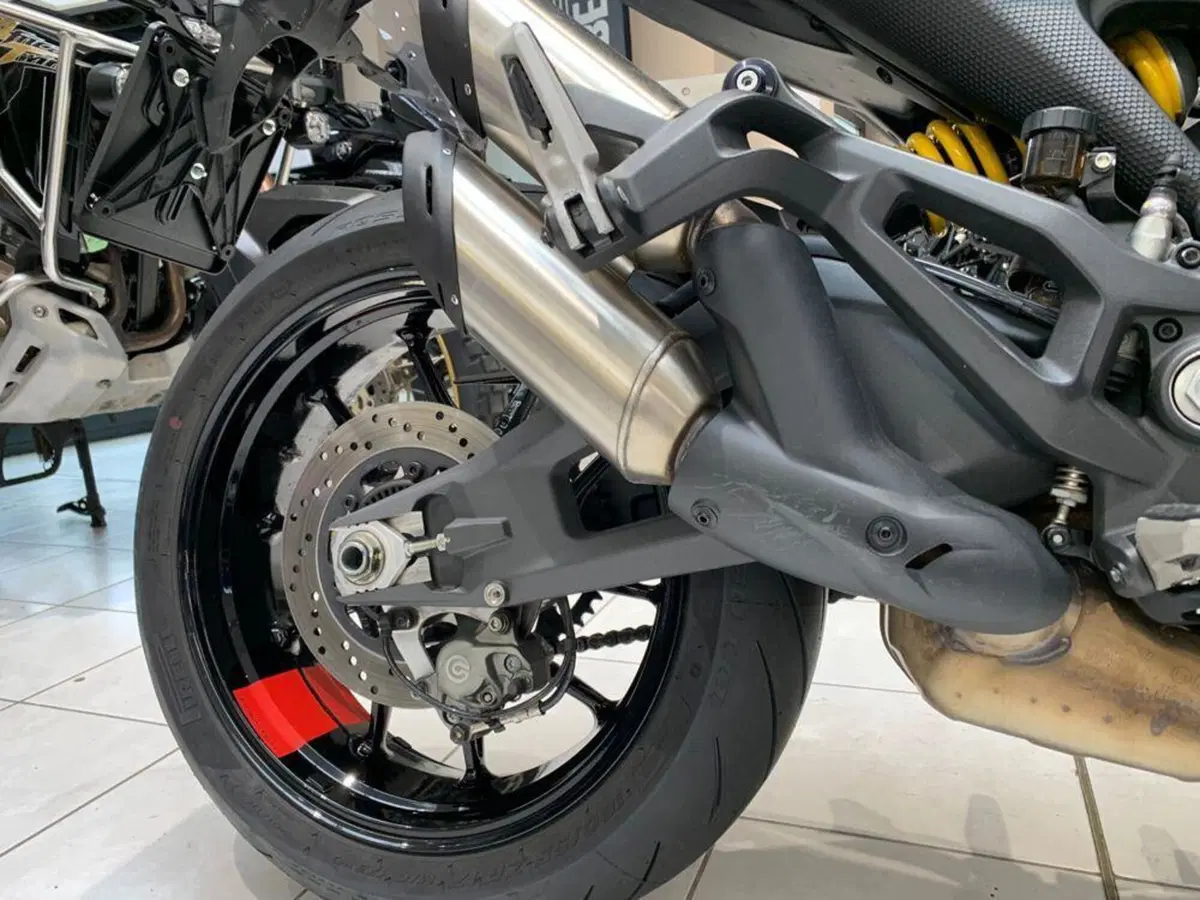 Ducati Monster 937 + (2021 - 25) (8)