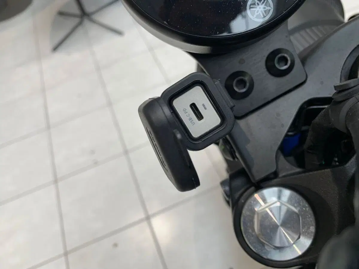 Yamaha XSR 700 (2022 - 26) (4)