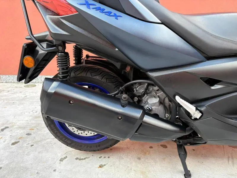 Yamaha X-Max 300 (2021 - 24) (3)
