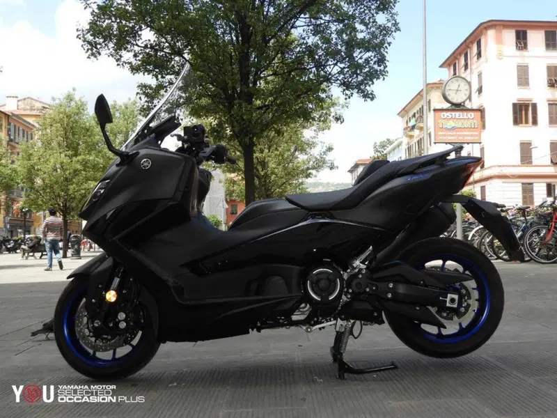 Yamaha T-Max 560 (2022 - 24) (4)