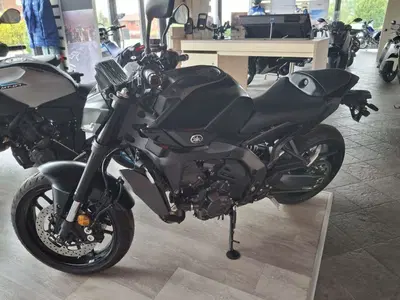 Yamaha MT-09 Y-AMT (2024 - 26) usata