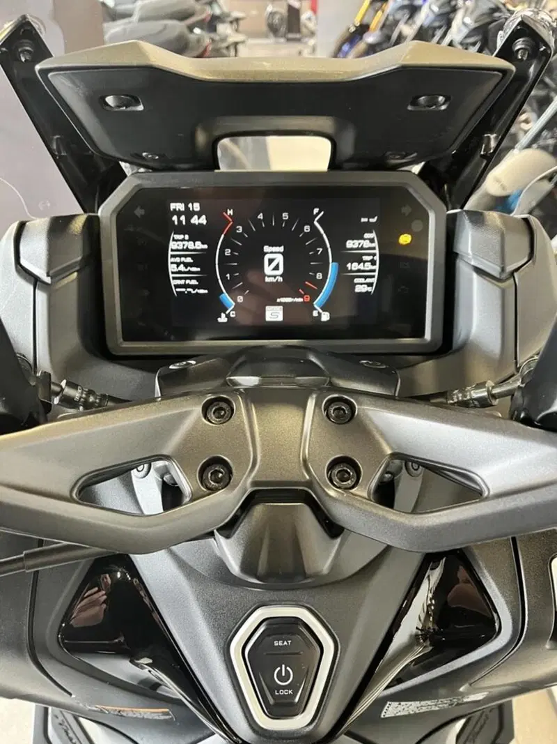 Yamaha T-Max 560 Tech Max (2022 - 24) (3)