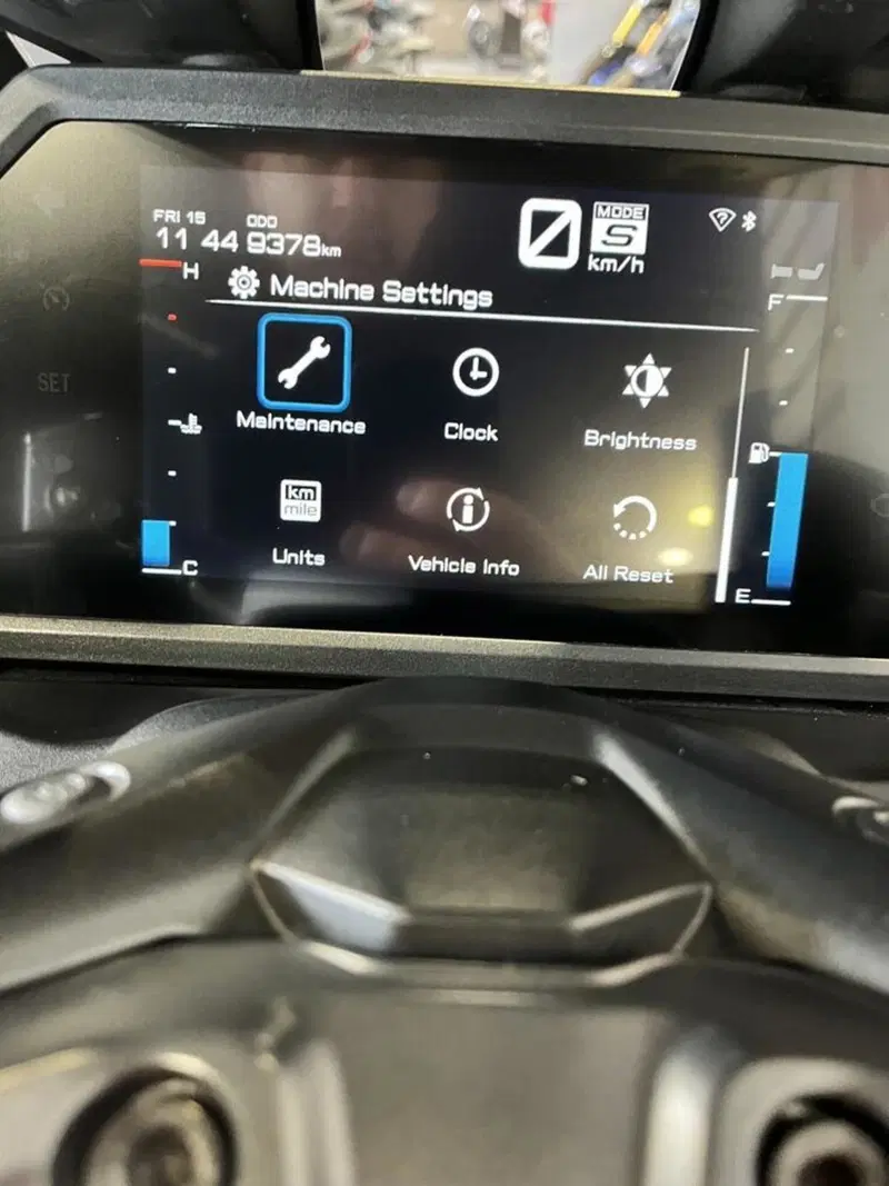 Yamaha T-Max 560 Tech Max (2022 - 24) (4)